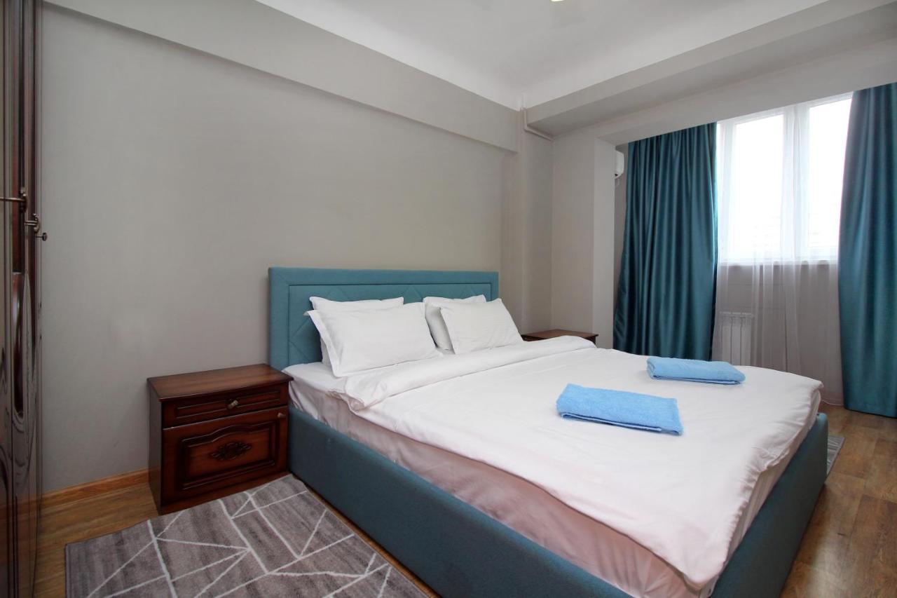 Spacious Central Apartment Almati Kültér fotó